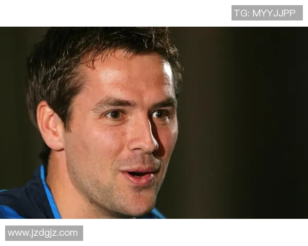 足球明星巅峰颜值大赏展现他们青春风采与魅力瞬间的精彩合集